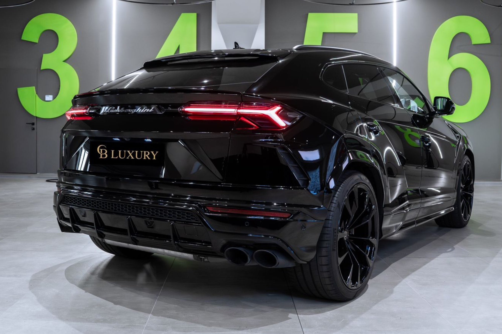 noleggio-lamborghini-urus-rental