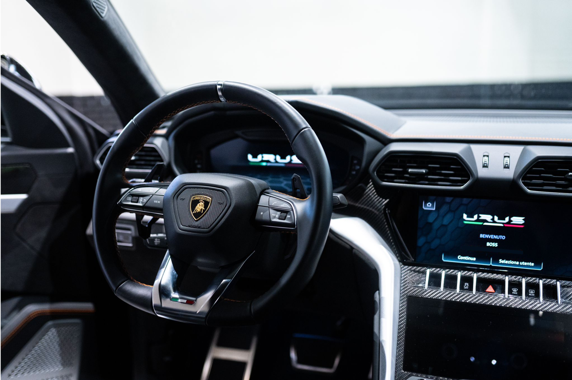 noleggio-lamborghini-urus-smeralda-rentals